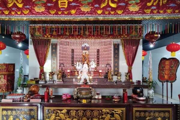 Perayaan Imlek di Klenteng Kwan Im Tong Kota Batu Berlangsung Sederhana