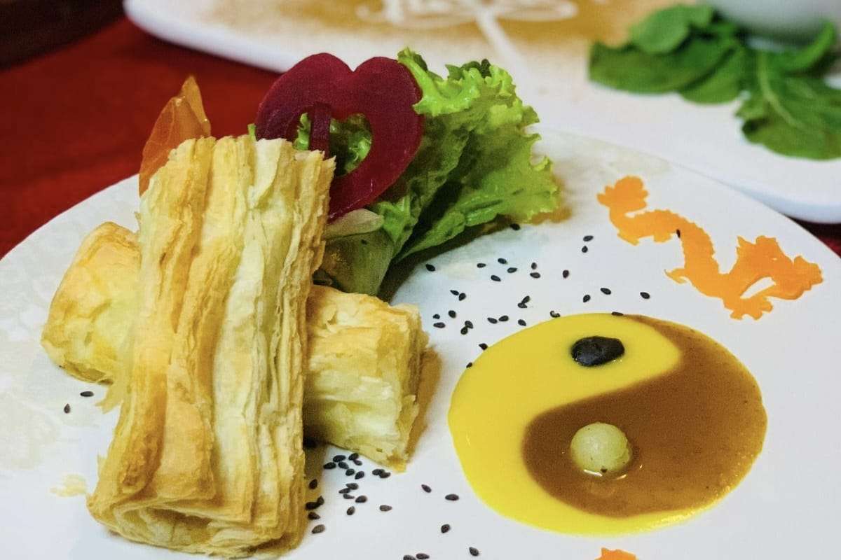 Babah Peranakan kuliner hasil percampuran budaya Tionghoa dan Melayu. (ist) - Rayakan Imlek 2576 dengan Cita Rasa Khas Babah Peranakan Hanya di Hotel Tugu Malang