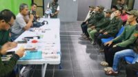 Babinsa Kedungkandang Beri Pembinaan Anggota Linmas Bumiayu