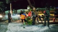Babinsa Klojen dan DLH Kota Malang Sigap Evakuasi Pohon Tumbang di Bareng