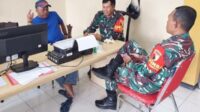 Babinsa Lowokwaru Bersama Warga Dinoyo Komsos Ciptakan Lingkungan Aman