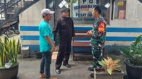 Babinsa Lowokwaru Komsos Bersama Petugas Keamanan dan Sekitar Pasar Dinoyo