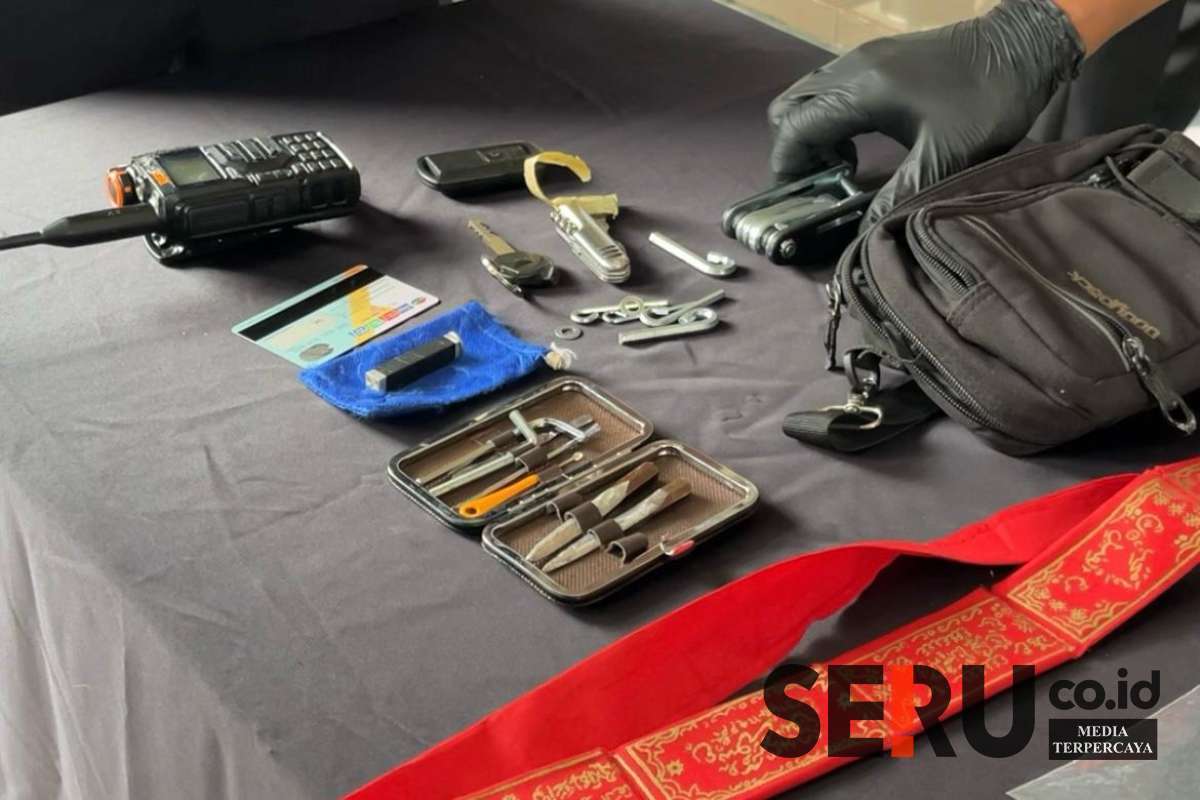 Barang bukti yang digunakan pelaku untuk beraksi. (ws12) - Sindikat Curanmor Asal Surabaya Gunakan HT, Lancarkan Aksi di Malang Raya