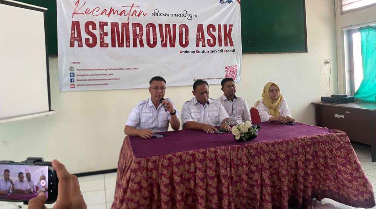 Klarifikasi Camat Asemrowo Terkait Video Viral Penggerebekan Kantor