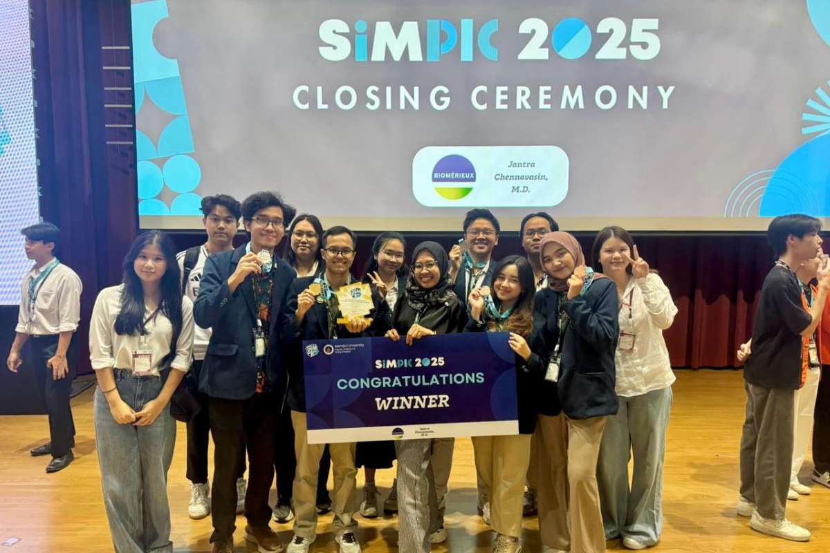 Delegasi FKUB sedang foto bersama atas keberhasilannya meraih juara 1. (ist) - Mahasiswa FKUB Sabet Juara 1 dan Lima Medali di SIMPIC 2025