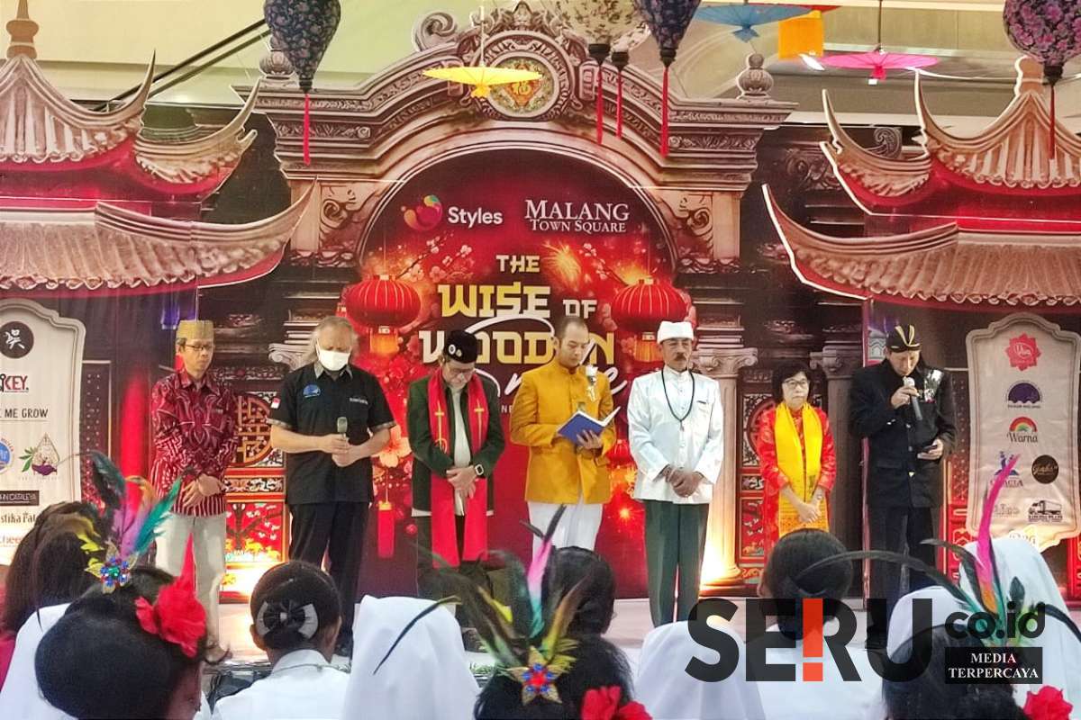 Doa bersama oleh perwakilan pimpinan agama di FKAUB. (rhd) - FKAUB-Matos Doa Bersama Lintas Agama Rayakan Imlek 2025 'Wise of Wooden Snake'