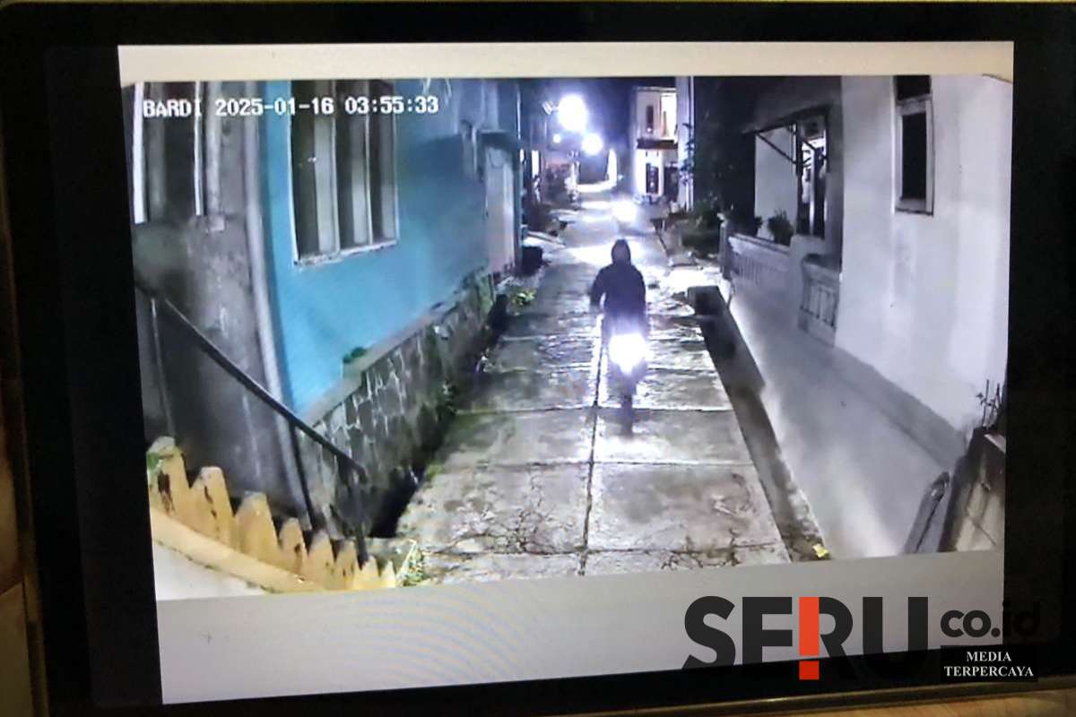 Dua pelaku yang diduga membawa kabur kendaran warga Landungsari Dau. (Seru.co.id/wul) - Terekam CCTV, Dua Pria Curi Kendaraan Warga Landungsari Dau dengan Cepat