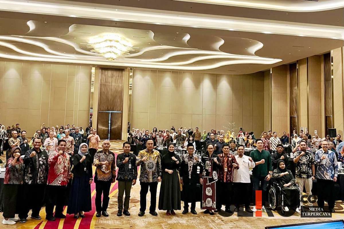 Foto bersama peserta Forum Konsultasi Publik Rancangan Awal RKPD Tahun 2026. (ska) - PJ Wali Kota Malang: Pembangunan Inklusif, Berkelanjutan dan Berdaya Saing Global dalam RKPD 2026