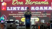 KPU Kabupaten Kediri gelar doa bersama di halaman kantor KPU Kabupaten Kediri, Sabtu (23/11/2024) malam. (Seru.co.id/adv/mid) - Ciptakan Pemilu Aman dan Damai, KPU Kabupaten Kediri Gelar Doa Bersama