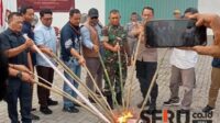 KPU Kabupaten Kediri melakukan pemusnahan kelebihan surat suara dan surat suara rusak Pilkada Serentak Tahun 2024. (Seru.co.id/adv/mid) - KPU Kabupaten Kediri Musnahkan Kelebihan Surat Suara dan Surat Suara Rusak Pilkada Serentak 2024