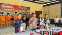 Kapolresta Sidoarjo saat press rilis di Polresta Sidoarjo. (foto:Seru.co.id/sda1) - Polresta Sidoarjo Ungkap Kasus Penempatan Pekerja Ilegal Indonesia