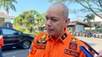 Kepala BPBD Kota Malang, Prayitno, sedang menjelaskan kepada awak media. (ist) - Efektivitas Mitigasi Banjir, BPBD Kota Malang Bakal Pindahkan Beberapa EWS