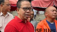 Ketua Komisi B DPRD Kota Malang, Bayu Rekso Aji, menjelaskan kepada awak media. (ws12) - APBN Renovasi Pasar Besar Malang Rp250 Miliar, APBD Pemkot Malang Relokasi Pedagang Rp10 Miliar