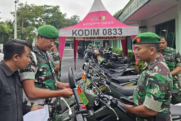 Kodim 0833/Kota Malang Periksa Kelengkapan Kendaraan Dinas Operasional Personel