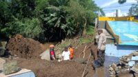 Kondisi di dalam kolam renang Kalimeri yang mengalami tanah longsor. (ist) - Wisata Air Buatan Kalimeri Longsor dan Pohon Tumbang, Pengelola Rugi Puluhan Juta