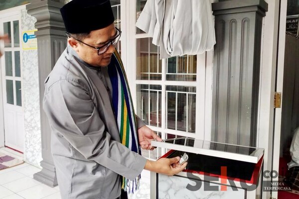 Aksi Pencurian Kotak Amal Terekam CCTV di Masjid Miftahul Jannah Malang