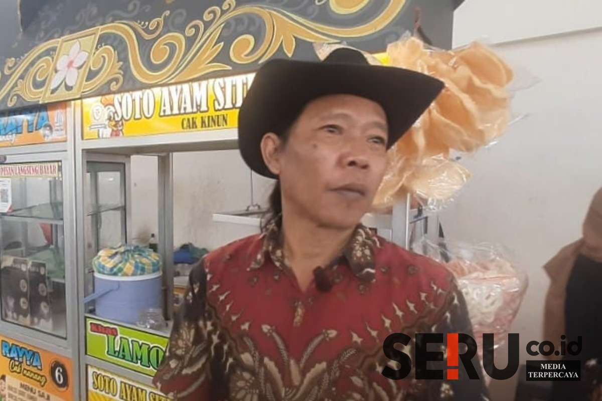 Koordinator pedagang Kuliner Pasar Induk Among Tani, Kinun. (Seru.co.id/dik) - Food Court Pasar Induk Among Tani Kota Batu Tarik Pengunjung Lewat Konsep Lapak Kuliner Bertema Rumah Adat