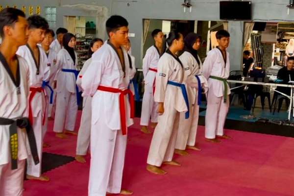 Latihan rutin persiapan Porprov IX Jatim 2025. (ist) - Cabor Taekwondo Malang Genjot Latihan Jelang Porprov IX Jatim 2025