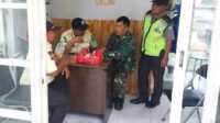 Babinsa Lowokwaru Komsos Bersama Security Kampus UIN Jaga Keamanan