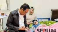 Mahfud MD saat bersama ibundanya. (Seru.co.id/udi) - Kabar Duka Terpa Mahfud MD, Ibunda Meninggal Dunia di Usia 94 Tahun