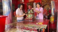 Patung dewa-dewi yang dicuci di Klenteng Teng Swie Bio. (sda1) - Klenteng Teng Swie Bio Lakukan Cuci Patung Dewa Jelang Imlek