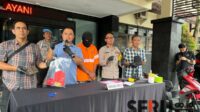 Pelaku yang berhasil diamankan beserta barang bukti. (ws12) - Sindikat Curanmor Asal Surabaya Gunakan HT, Lancarkan Aksi di Malang Raya