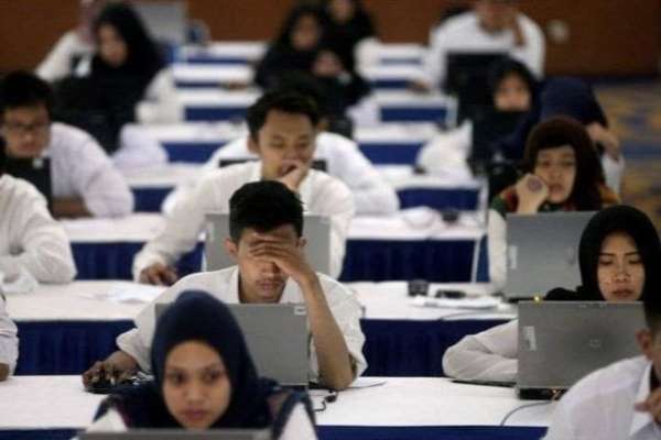 Pelamar PPPK saat melakukan tes. (ist) - Jangan Sampai Salah! Ini Kriteria Pelamar Tambahan Seleksi PPPK 2024