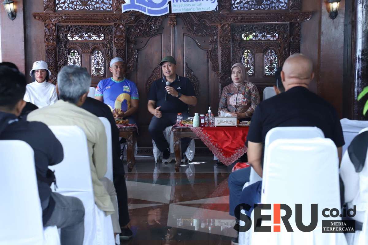 Penjabat (Pj) Wali Kota Malang, Iwan Kurniawan berdialog santai dengan awak media. (ska) - Pj Wali Kota Menerima Aspirasi Media untuk Kemajuan Kota Malang