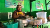 Penjual bakso dan mie ayam di kantin SMPN 2 Kepanjen, Kabupaten Malang. (Seru.co.id/wul) - Program Makan Bergizi Gratis Dimulai, Para Pedagang Kantin Sekolah Keluhkan Penurunan Omset