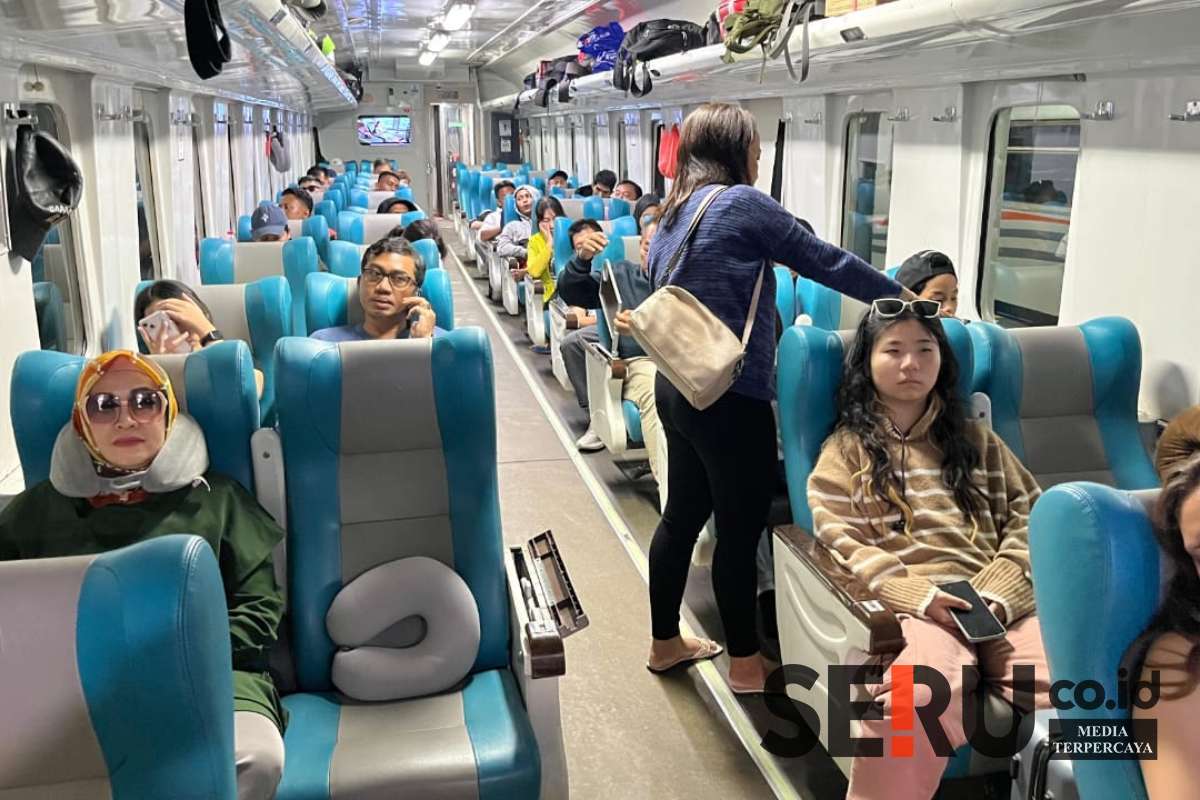 Penumpang Kereta Api di Siap 9 Jember. (Seru.co.id/rio) - Masa Nataru 2024/2025 Daop 9 Jember Layani Ratusan Ribu Penumpang KA