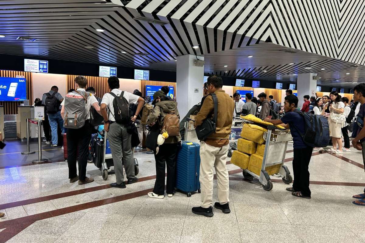 Penumpang yang berada di Bandara Internasional Juanda. (ist) - Penerbangan Jakarta Jadi Rute Favorit di Bandara Juanda Selama Libur Isra Mi’raj