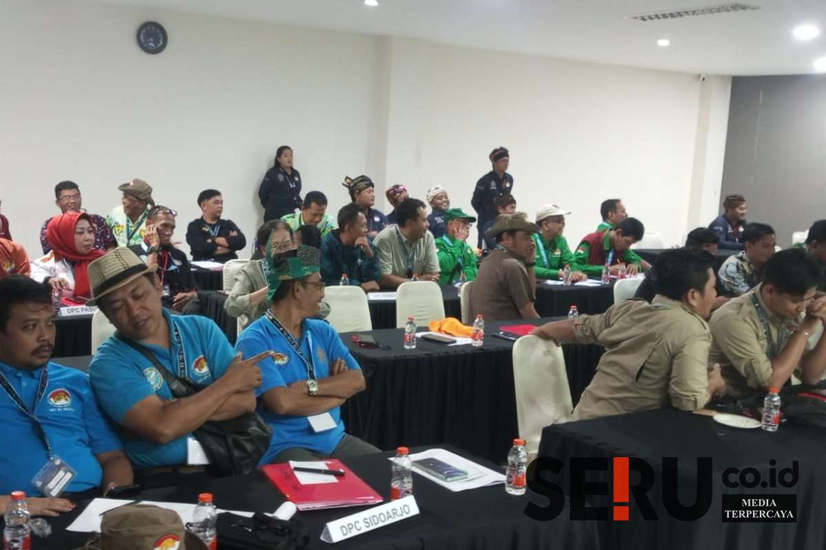 Peserta Musda DPD HPI Jatim saat mendengarkan Visi Misi Calon Ketua DPD HPI Jatim. (Seru.co.id/dik) - Menang Tipis Voting, Sujai Asmed Kembali Pimpin DPD HPI Jatim