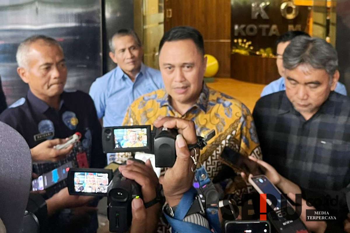 Pj Wali Kota Malang menjawab pertanyaan awak media usai meninjau venue Porprov Jatim 2025 di Kota Malang. (ska) - Tinjau Kelanjutan Venue Porprov, Pj. Wali Kota Malang Sampaikan Beberapa Catatan