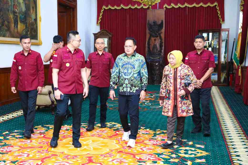Pj. Gubernur Jatim dan Kanim Gagas Passport On Board Untuk Jemaah Haji