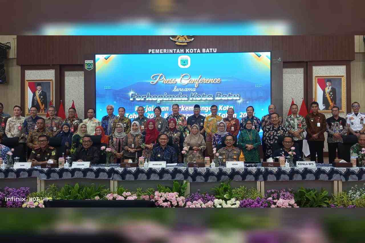 Pemerintah Kota (Pemkot) Batu menggelar konferensi pers bersama Forkopimda di Graha Pancasila, Balai Kota Among Tani, Kamis