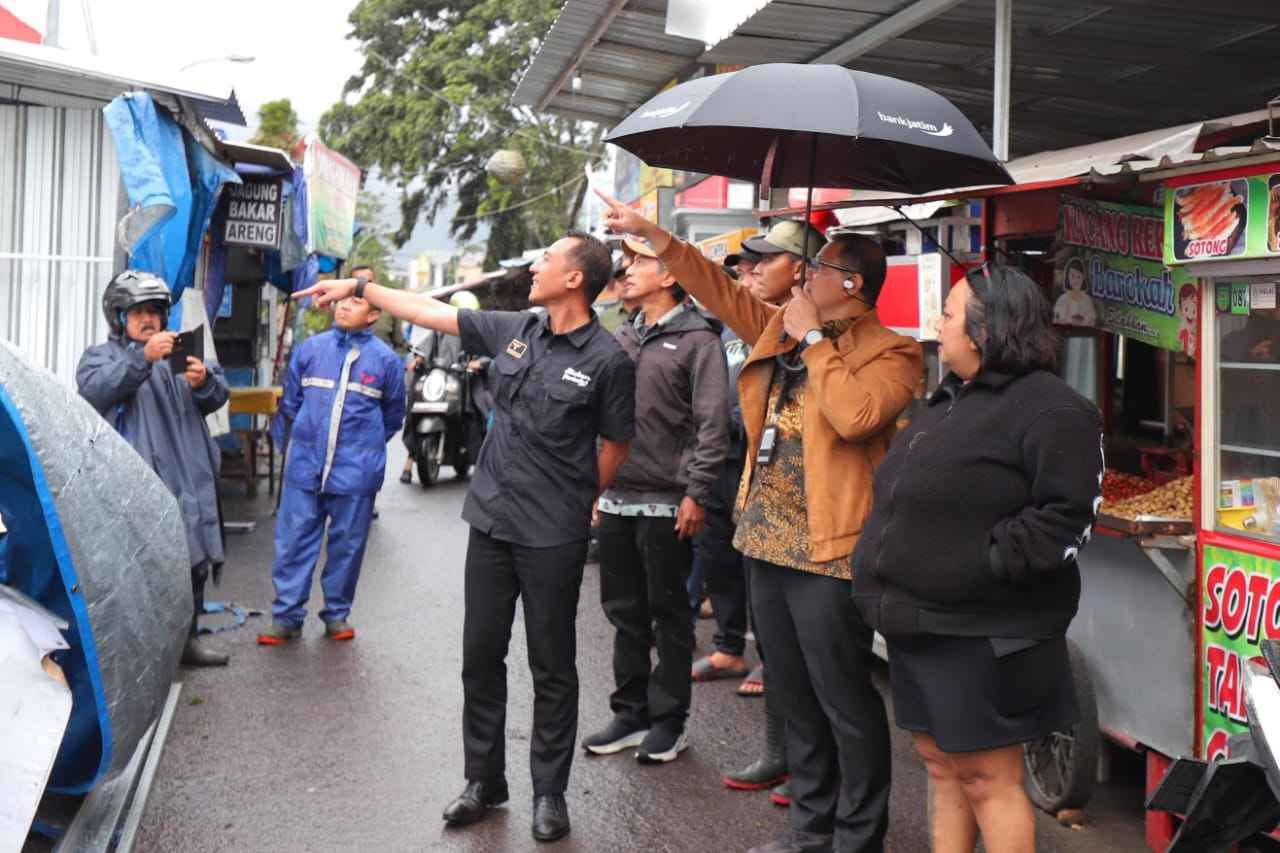 Cuaca Ekstrem, Pj Wali Kota Batu: Laporkan Jika ada Pohon Rawan Tumbang