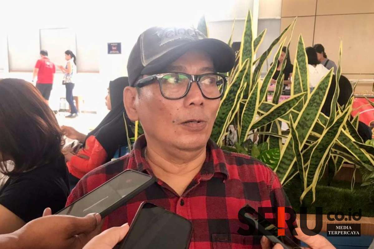 Produser Pelaksana film Pocong Hitam, Yopi Chandra, menceritakan proses casting dan alur film. (ska) - Jadi Lokasi Syuting Film Layar Lebar ‘Pocong Hitam’, Gandeng Talenta Lokal Malang