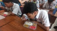 1.166 Siswa SMAN 10 Surabaya Terima Program MBG
