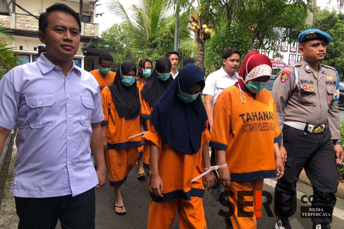 Rilis tindak pidana eksploitasi ekonomi dan seksual terhadap anak. (Seru.co.id/wul) - Polisi Tetapkan Enam Pemilik Warung Kopi Cetol Gondanglegi sebagai Pelaku TPPO