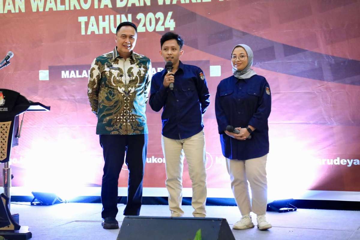 Salah satu pasangan yang menjalin hubungan saat menjadi panitia Pilkada. (pro) - Badan Ad-Hoc KPU Kota Malang Resmi Dibubarkan, Tinggalkan Kisah Unik Tiga Pasangan Cinlok