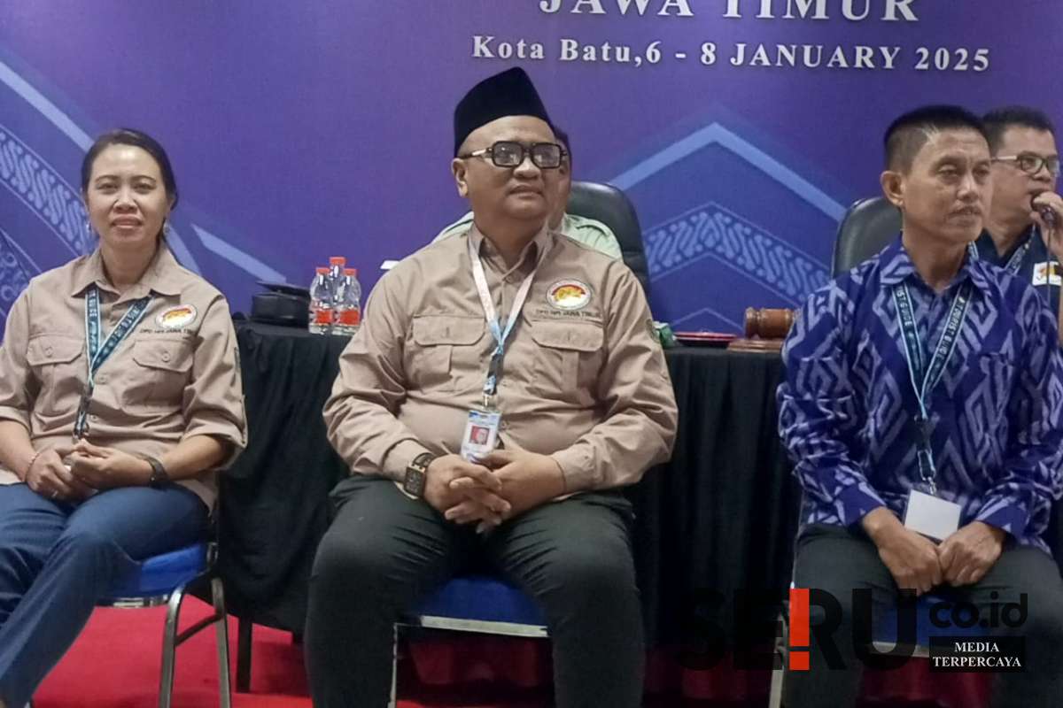Sujai Asmed (tengah) terpilih kembali menjadi Ketua DPD HPI Jatim Periode 2024-2029. (Seru.co.id/dik) - Menang Tipis Voting, Sujai Asmed Kembali Pimpin DPD HPI Jatim