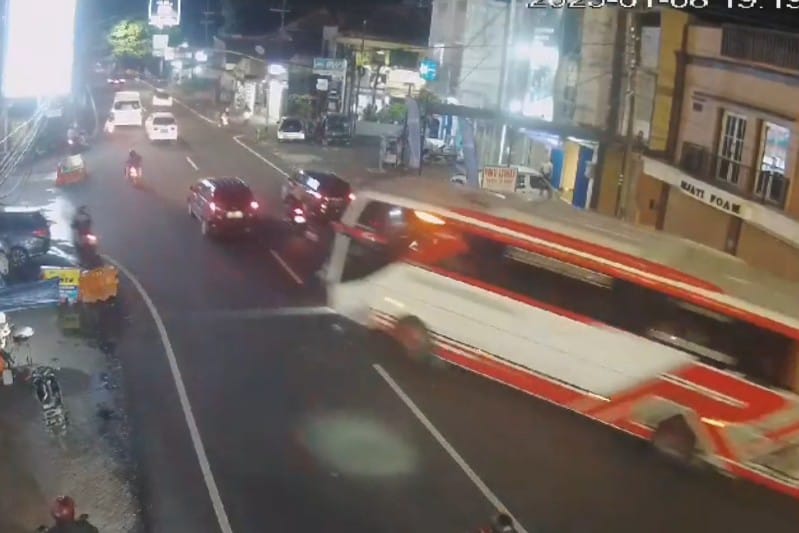 Kecelakaan Bus Pariwisata Rem Blong di Kota Batu, Banyak Korban Berjatuhan