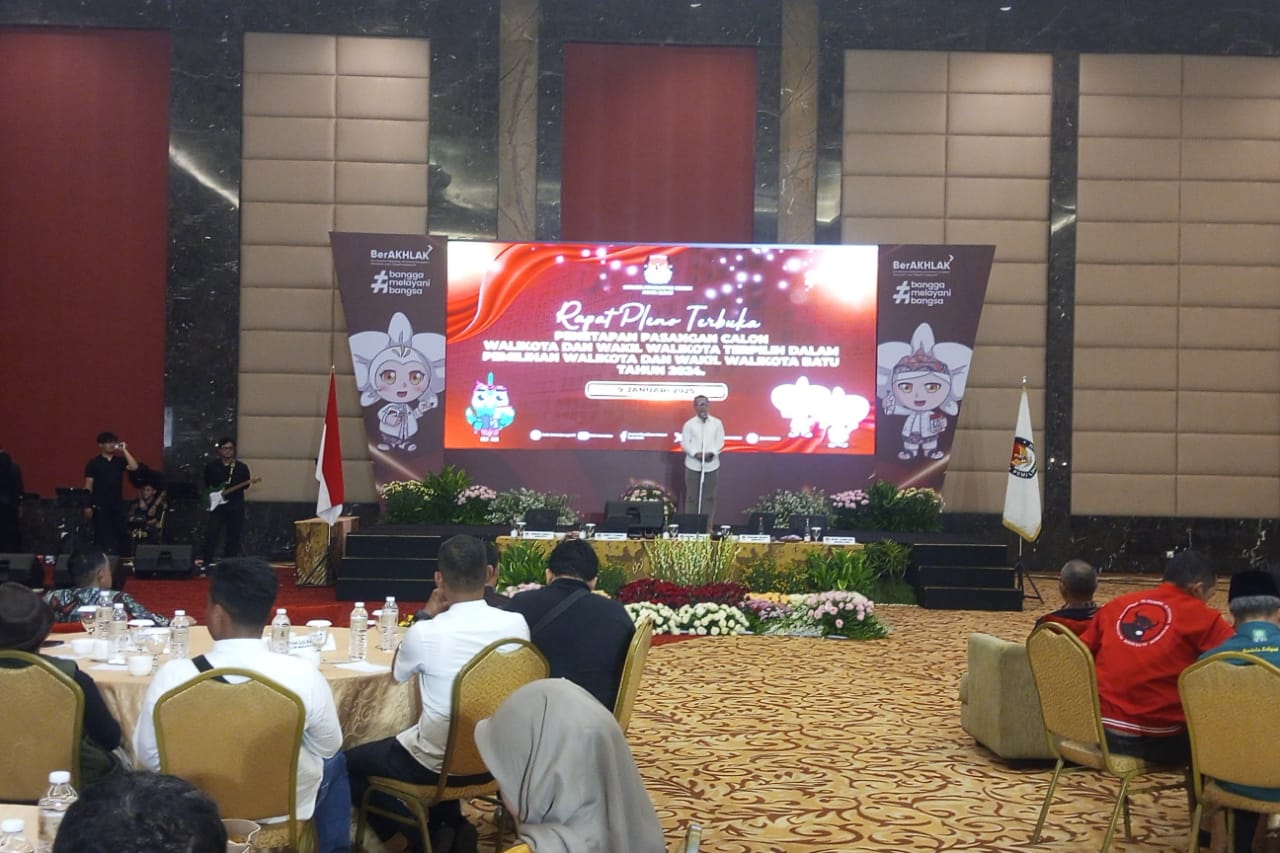 Nurochman-Heli Resmi Ditetapkan Sebagai Wali Kota Batu Terpilih 2024-2029