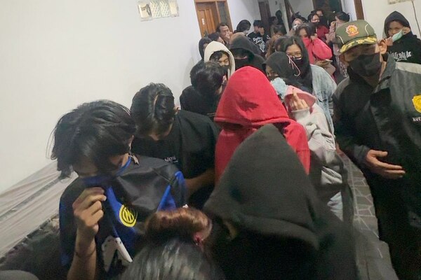 Edan, 17 Pasangan Bukan Suami-Istri Diamankan Satpol PP di Rumah Kos Jalan Sigura-gura Barat