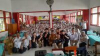 4 orang asal Jepang yang datang ke Jember untuk edukasi kebencanaan. (Seru.co.id/amb) - Japanese Red Cross Society Datang ke Jember, Edukasi Kebencanaan pada Masyarakat