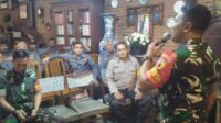 Babinsa Blimbing berikan wasbang dan PBB dukung tugas linmas. (ist) - Babinsa Blimbing Berikan Wasbang dan PBB Dukung Tugas Linmas