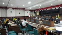 DPRD Situbondo, mediasi dengan anggota Koperasi Pegawai Republik Indonesia (KPRI) Raung Situbondo, Kamis (6/2/2025). (Seru.co.id/aza) - Hasil Mediasi Bersama Komisi II DPRD, KPRI Raung Situbondo Siap Jual Aset