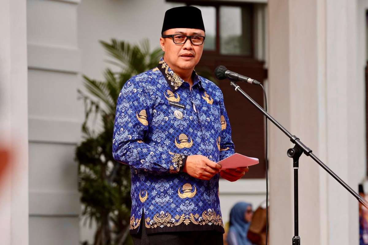 Iwan Kurniawan sedang menyampaikan sambutan terakhirnya sebagai Pj Wali Kota Malang. (pro) - Pj. Wali Kota Malang Iwan Kurniawan Berpamitan, Titipkan Berbagai Program Penting