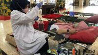 Kegiatan bakti sosial yang digelar PWI Malang Raya, dengan menggandeng PMI dan Pemkab Malang. (Seru.co.id/wul) - Peringati HPN dan HUT PWI ke-79, PWI Malang Raya Gelar Bakti Sosial Donor Darah
