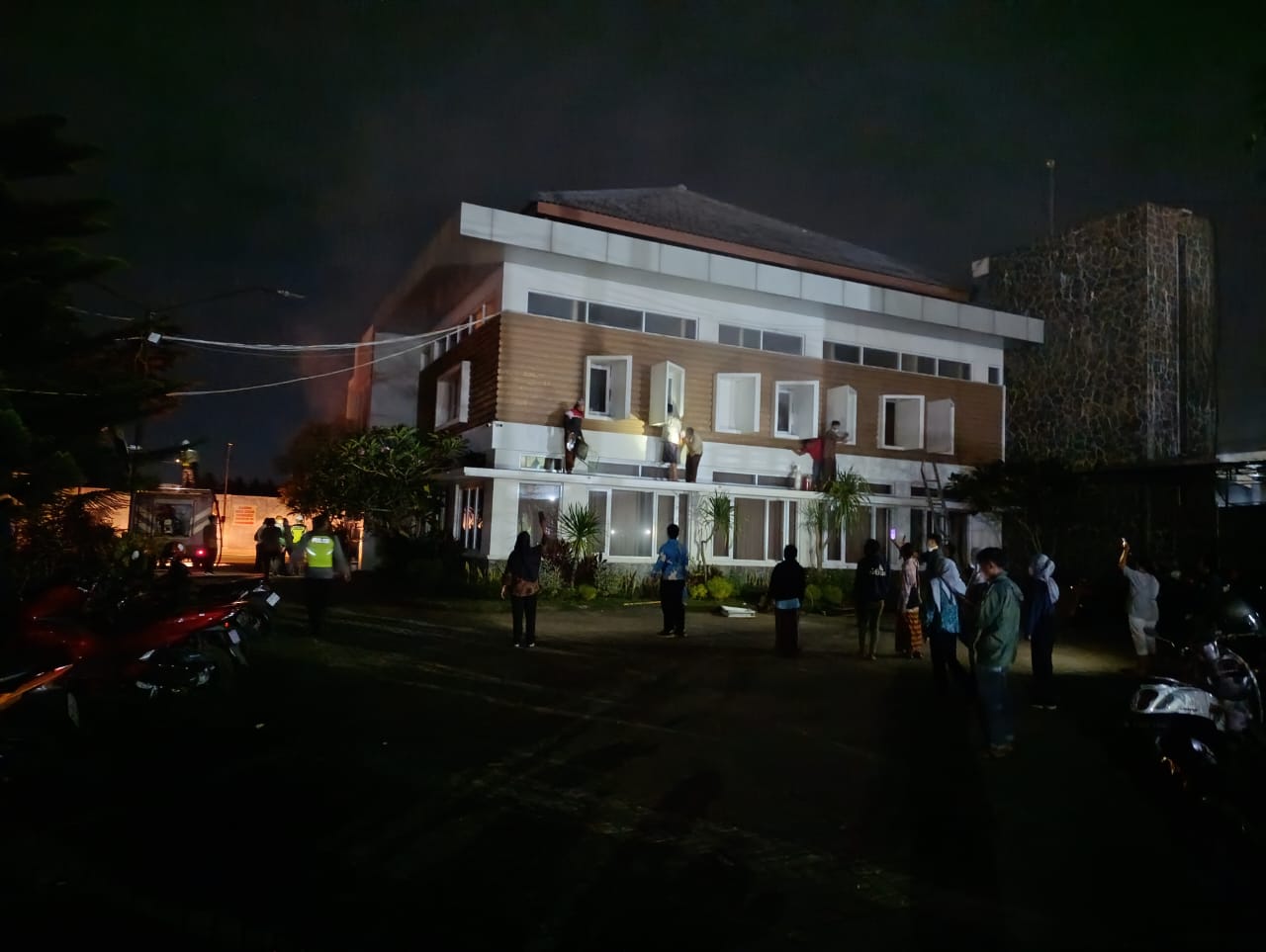Kebakaran di RSU Mitra Delima Diduga Akibat Korsleting Listrik, Kerugian Capai Rp100 Juta